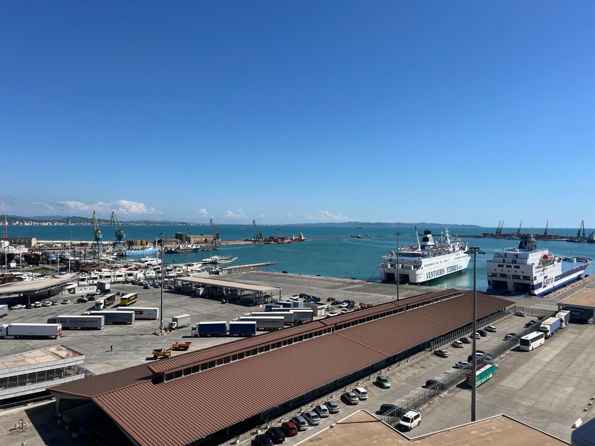 Port View Apartment 1 Dıraç Dış mekan fotoğraf