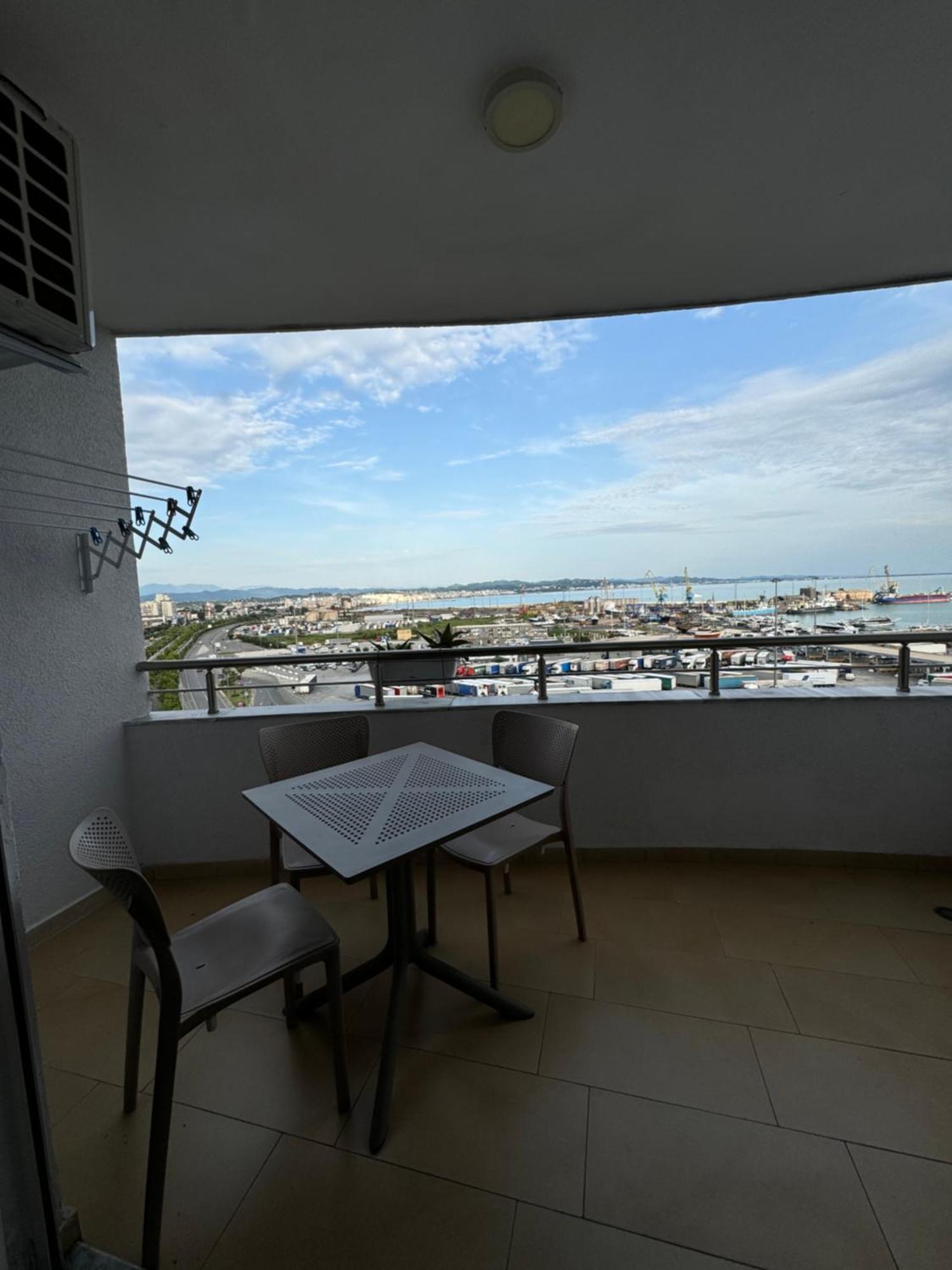 Port View Apartment 1 Dıraç Dış mekan fotoğraf